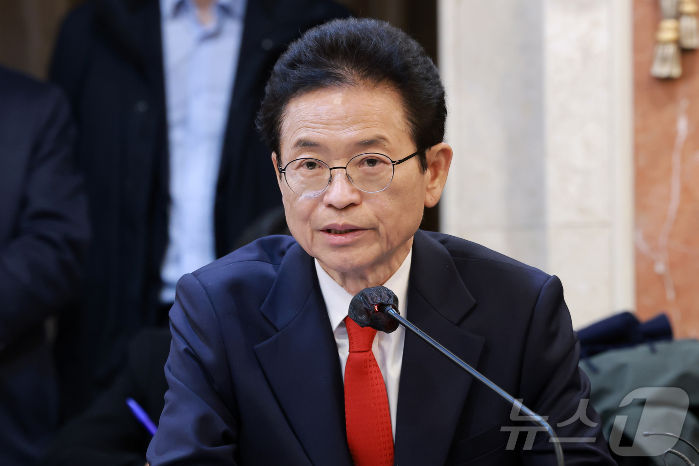 (서울=뉴스1) 김민지 기자 = 이철우 경북지사가 2일 서울 여의도 켄싱턴호텔에서 열린 광역자치단체 통합 관련 시장·도지사 연석회의에 참석해 발언하고 있다. (공동취재) 2026. …