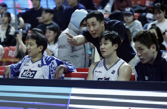 '나와서 5점 더 넣어' 팬들의 외침 듣는 허웅