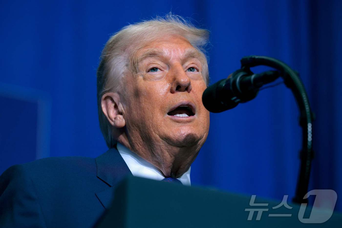 (워싱턴DC AFP=뉴스1) 류정민 특파원 = 도널드 트럼프 미국 대통령이 19일(현지시간) 워싱턴DC 평화연구소에서 열린 '평화위원회'(Board of Peace) 창립 회의에서 …