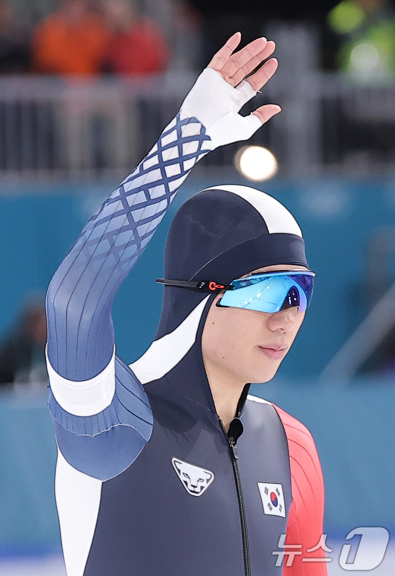 본문 이미지 - 스피드스케이팅 정재원이 19일(현지시간) 이탈리아 밀라노 스피드스케이팅 스타디움에서 열린 스피드 스케이팅 남자 1500m에 출전하고 있다. 2026.2.20 ⓒ 뉴스1 김성진 기자