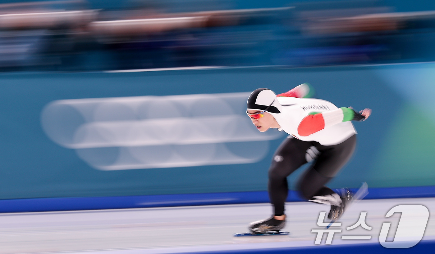(밀라노=뉴스1) 김성진 기자 = 헝가리로 귀화한 스피드스케이팅 김민석이 19일(현지시간) 이탈리아 밀라노 스피드스케이팅 스타디움에서 열린 스피드 스케이팅 남자 1500m에서 질주 …