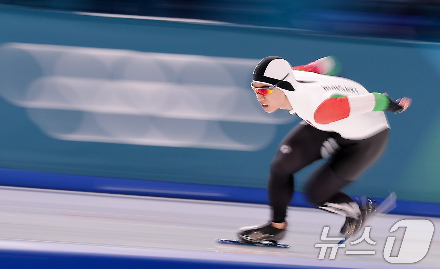 (밀라노=뉴스1) 김성진 기자 = 헝가리로 귀화한 스피드스케이팅 김민석이 19일(현지시간) 이탈리아 밀라노 스피드스케이팅 스타디움에서 열린 스피드 스케이팅 남자 1500m에서 질주 …
