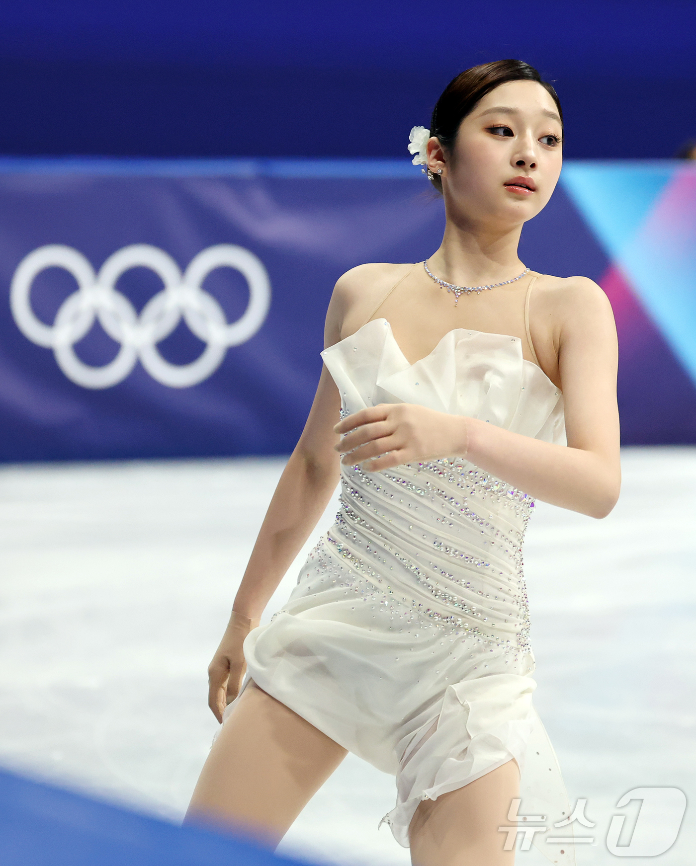 (밀라노=뉴스1) 김진환 기자 = 피겨 신지아가 19일(현지시간) 이탈리아 밀라노 아이스스케이팅 아레나에서 열린 2026 밀라노·코르티나담페초 동계올림픽 피겨 스케이팅 여자 싱글 …