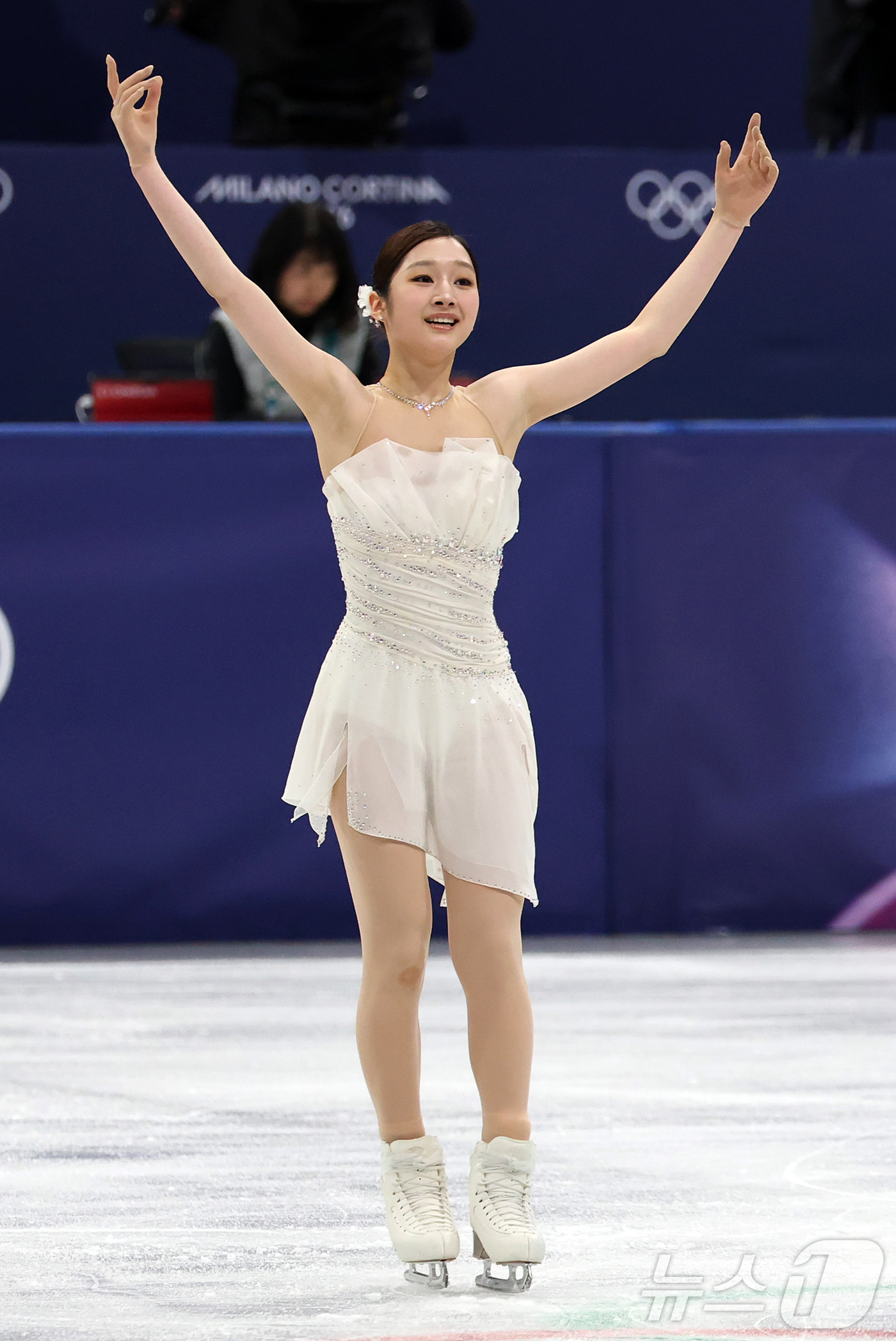 (밀라노=뉴스1) 김진환 기자 = 피겨 신지아가 19일(현지시간) 이탈리아 밀라노 아이스스케이팅 아레나에서 열린 2026 밀라노·코르티나담페초 동계올림픽 피겨 스케이팅 여자 싱글 …