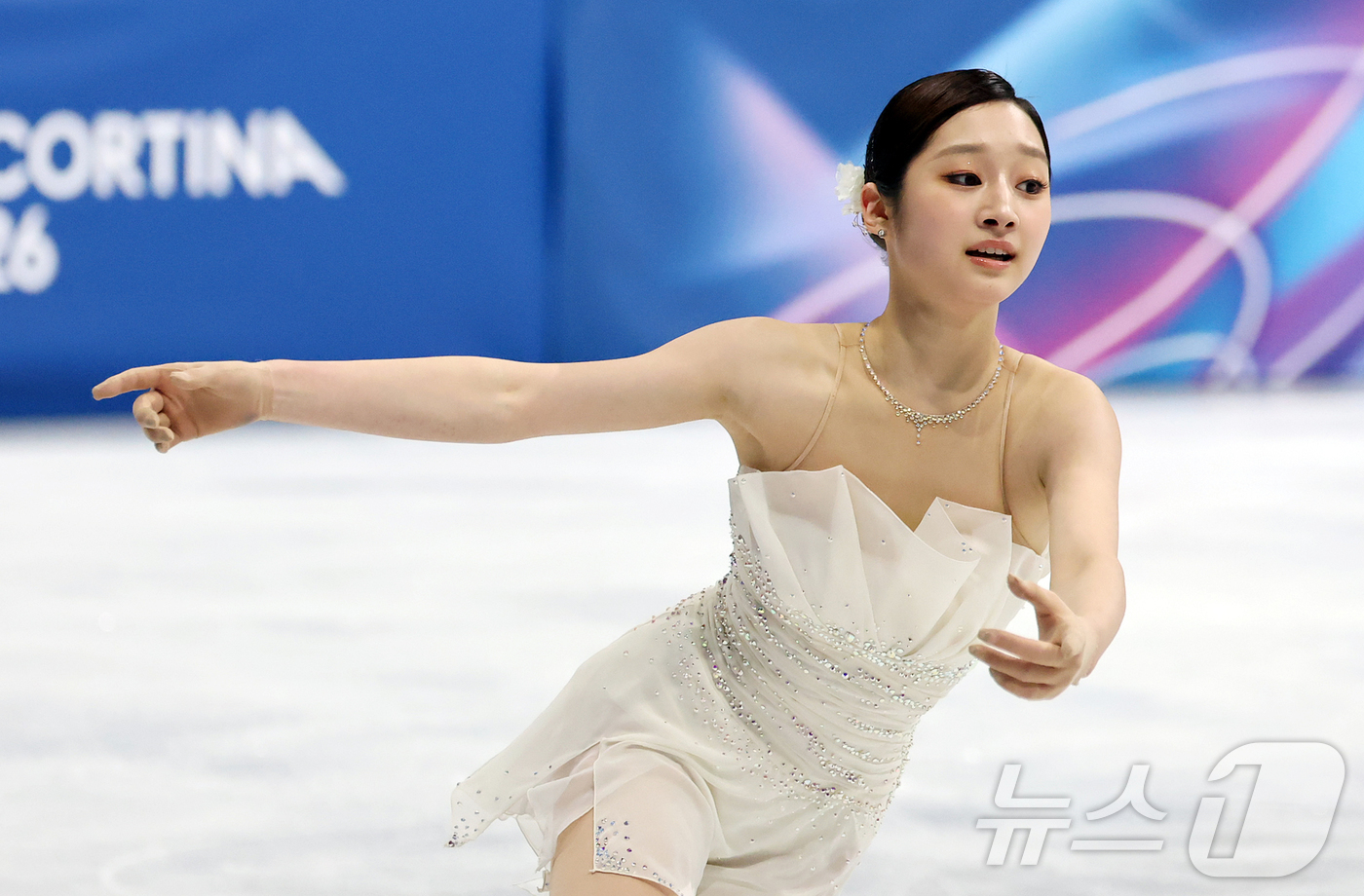 (밀라노=뉴스1) 김진환 기자 = 피겨 신지아가 19일(현지시간) 이탈리아 밀라노 아이스스케이팅 아레나에서 열린 2026 밀라노·코르티나담페초 동계올림픽 피겨 스케이팅 여자 싱글 …