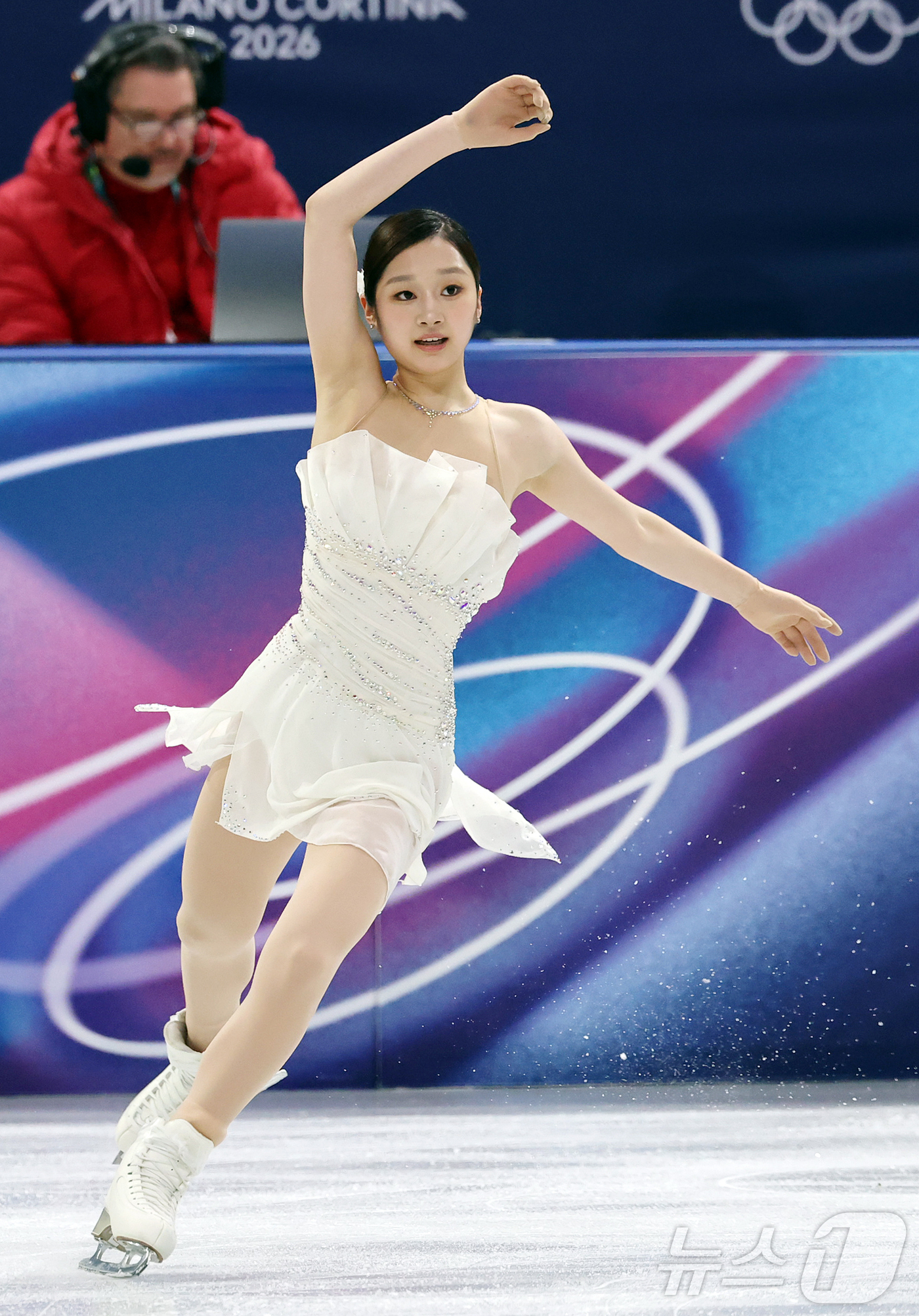 (밀라노=뉴스1) 김진환 기자 = 피겨 신지아가 19일(현지시간) 이탈리아 밀라노 아이스스케이팅 아레나에서 열린 2026 밀라노·코르티나담페초 동계올림픽 피겨 스케이팅 여자 싱글 …