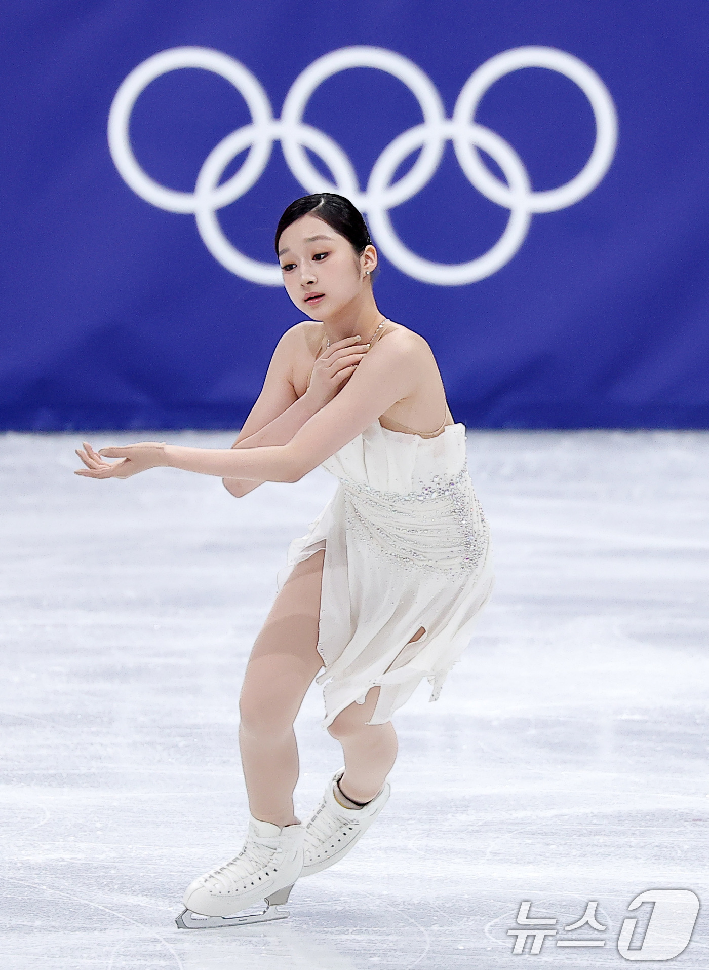 (밀라노=뉴스1) 김성진 기자 = 피겨 신지아가 19일(현지시간) 이탈리아 밀라노 아이스스케이팅 아레나에서 열린 2026 밀라노·코르티나담페초 동계올림픽 피겨 스케이팅 여자 싱글 …