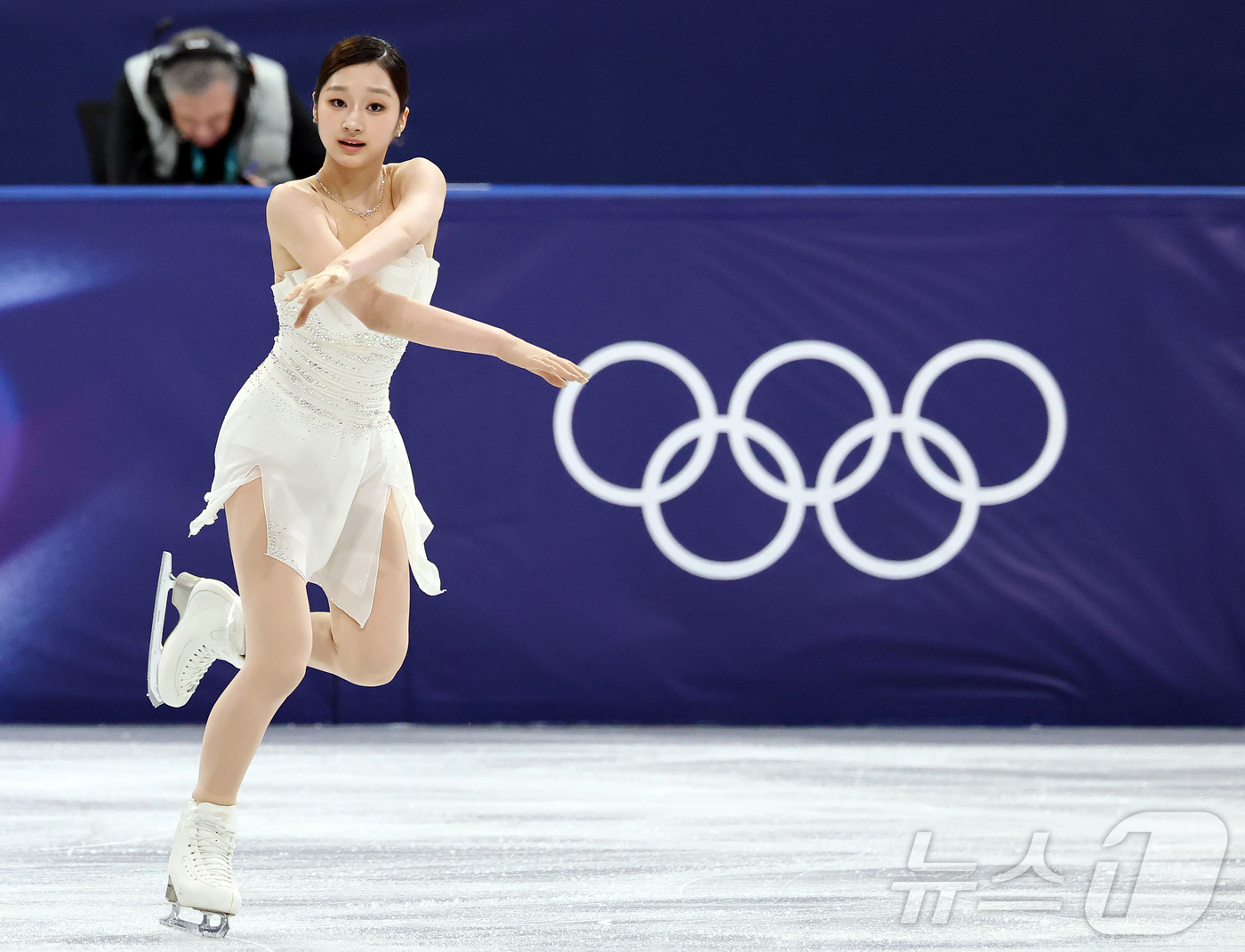 (밀라노=뉴스1) 김진환 기자 = 피겨 신지아가 19일(현지시간) 이탈리아 밀라노 아이스스케이팅 아레나에서 열린 2026 밀라노·코르티나담페초 동계올림픽 피겨 스케이팅 여자 싱글 …
