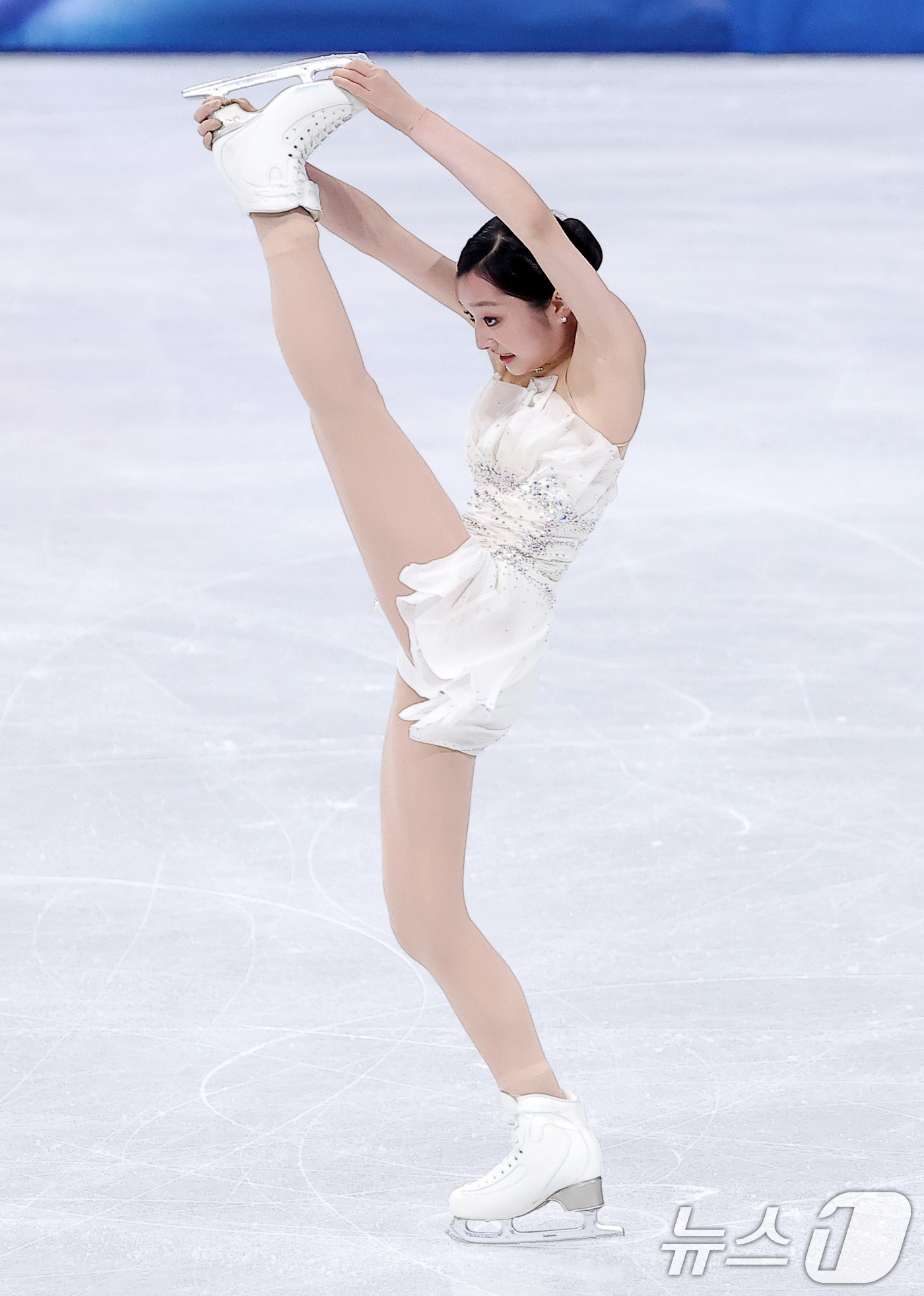 (밀라노=뉴스1) 김성진 기자 = 피겨 신지아가 19일(현지시간) 이탈리아 밀라노 아이스스케이팅 아레나에서 열린 2026 밀라노·코르티나담페초 동계올림픽 피겨 스케이팅 여자 싱글 …