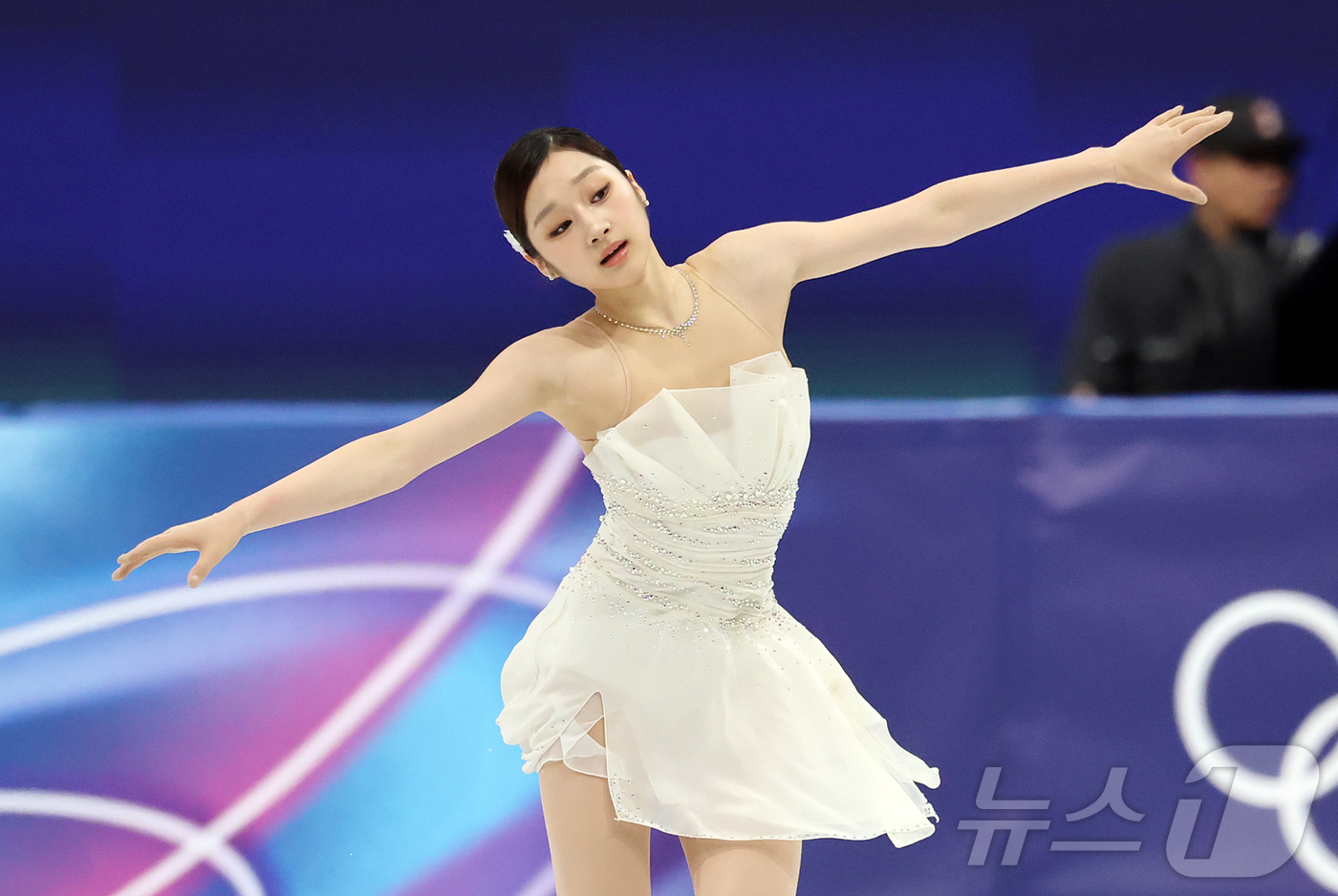 (밀라노=뉴스1) 김진환 기자 = 피겨 신지아가 19일(현지시간) 이탈리아 밀라노 아이스스케이팅 아레나에서 열린 2026 밀라노·코르티나담페초 동계올림픽 피겨 스케이팅 여자 싱글 …