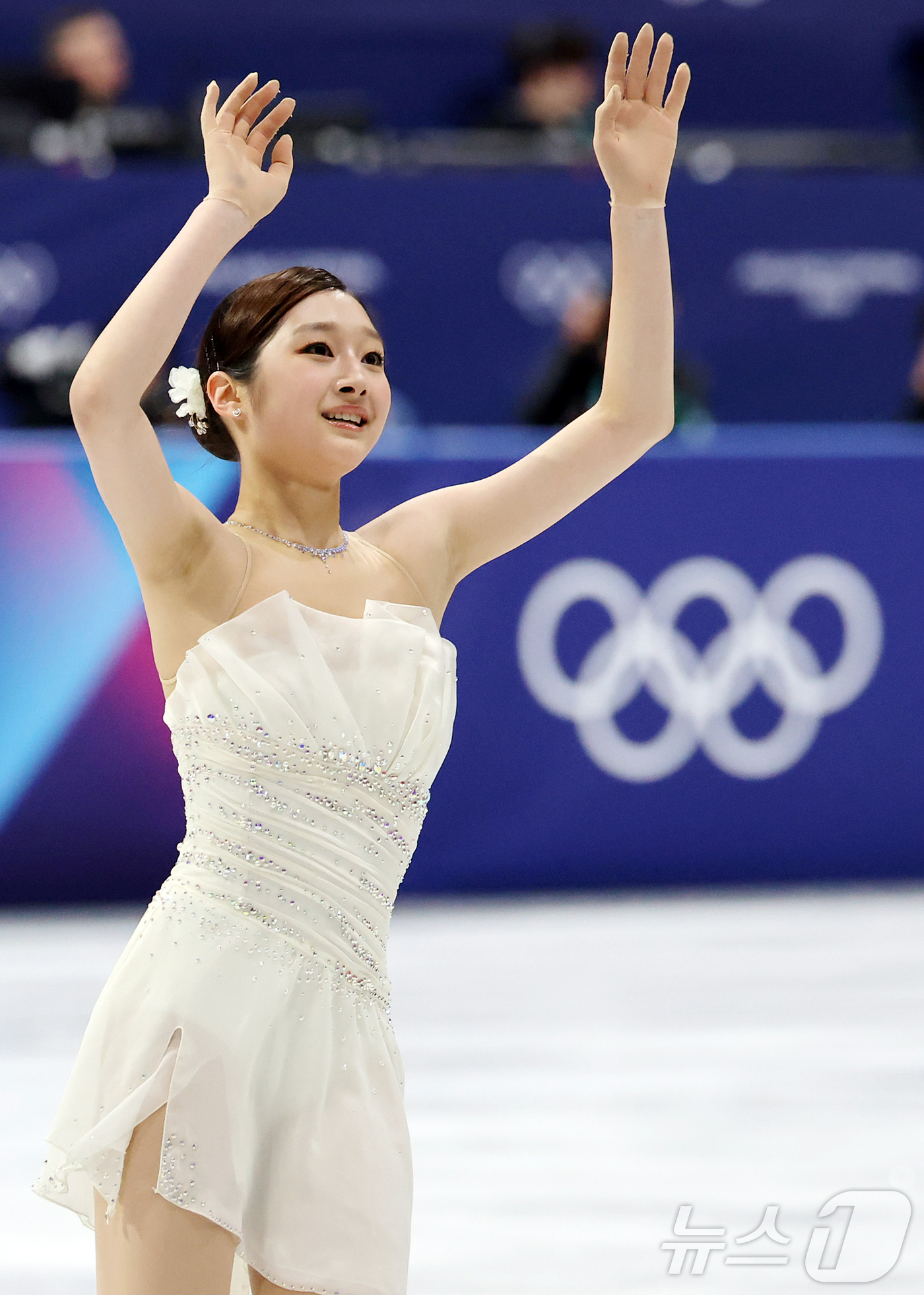 (밀라노=뉴스1) 김진환 기자 = 피겨 신지아가 19일(현지시간) 이탈리아 밀라노 아이스스케이팅 아레나에서 열린 2026 밀라노·코르티나담페초 동계올림픽 피겨 스케이팅 여자 싱글 …