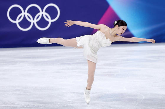 연기 펼치는 신지아