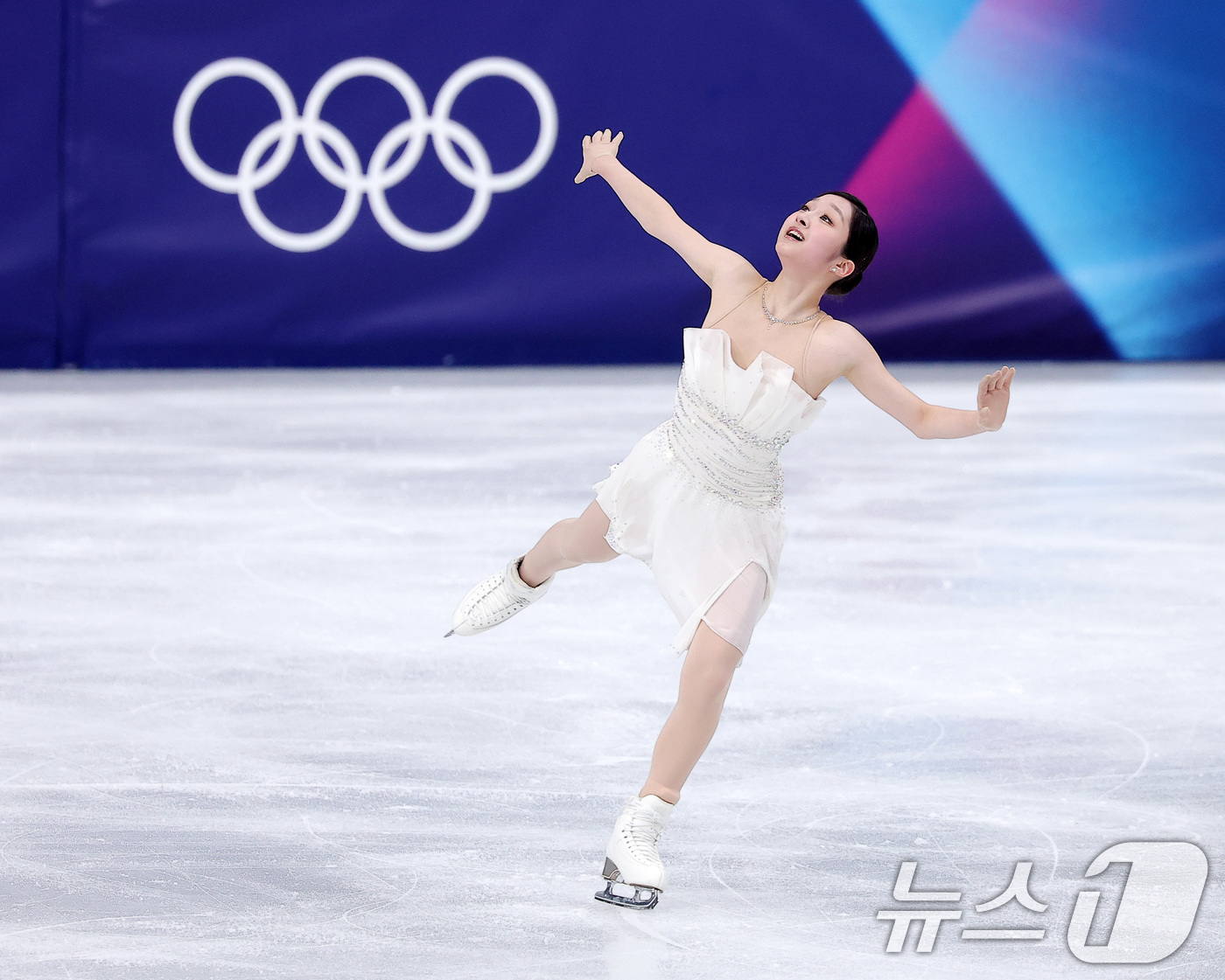 (밀라노=뉴스1) 김성진 기자 = 피겨 신지아가 19일(현지시간) 이탈리아 밀라노 아이스스케이팅 아레나에서 열린 2026 밀라노·코르티나담페초 동계올림픽 피겨 스케이팅 여자 싱글 …