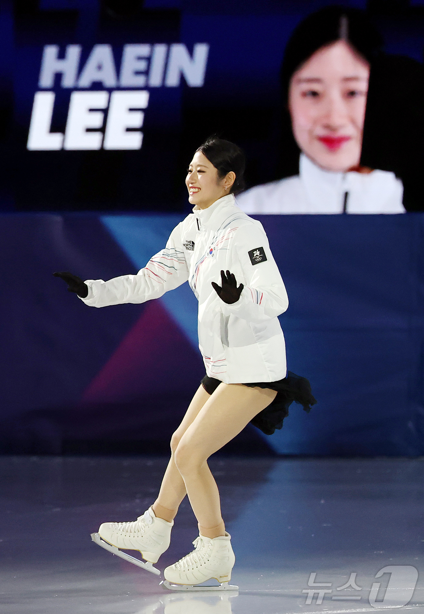 (밀라노=뉴스1) 김진환 기자 = 피겨 이해인이 19일(현지시간) 이탈리아 밀라노 아이스스케이팅 아레나에서 열린 2026 밀라노·코르티나담페초 동계올림픽 피겨 스케이팅 여자 싱글 …