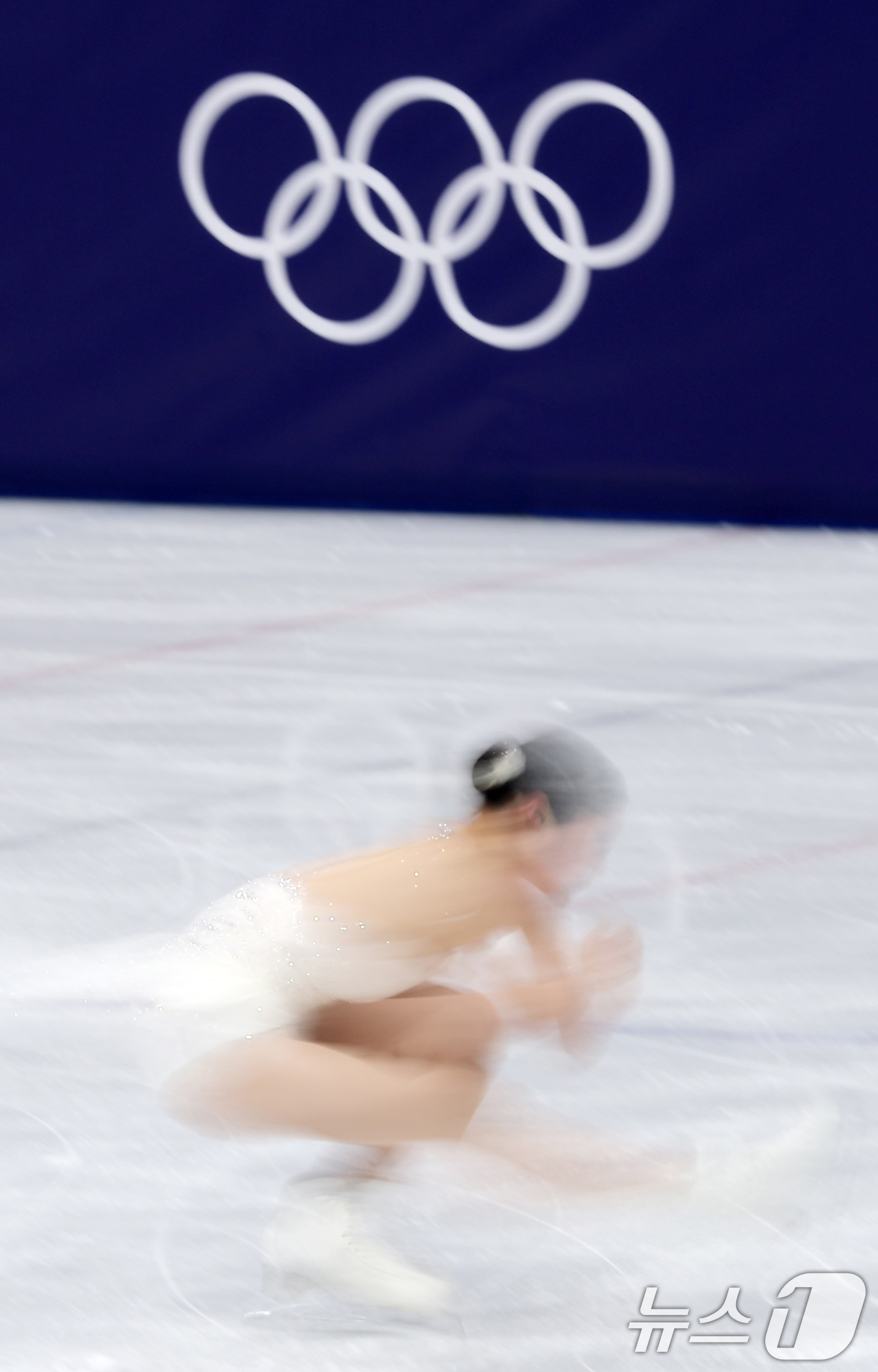 (밀라노=뉴스1) 김성진 기자 = 피겨 신지아가 19일(현지시간) 이탈리아 밀라노 아이스스케이팅 아레나에서 열린 2026 밀라노·코르티나담페초 동계올림픽 피겨 스케이팅 여자 싱글 …