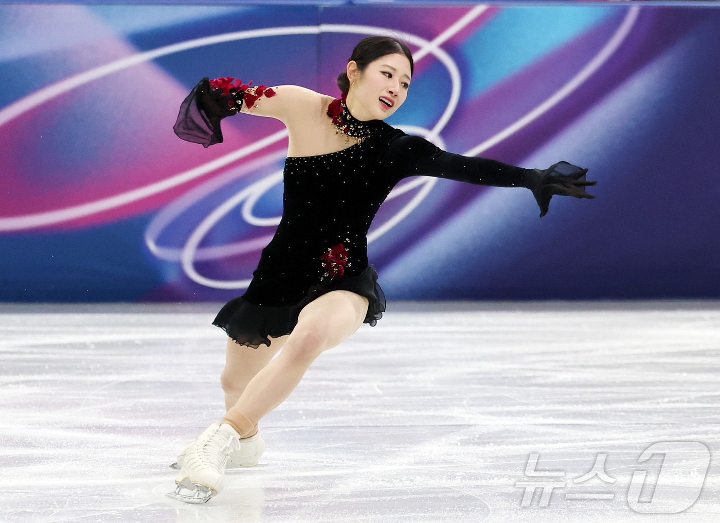 (밀라노=뉴스1) 김진환 기자 = 피겨 이해인이 19일(현지시간) 이탈리아 밀라노 아이스스케이팅 아레나에서 열린 2026 밀라노·코르티나담페초 동계올림픽 피겨 스케이팅 여자 싱글 …