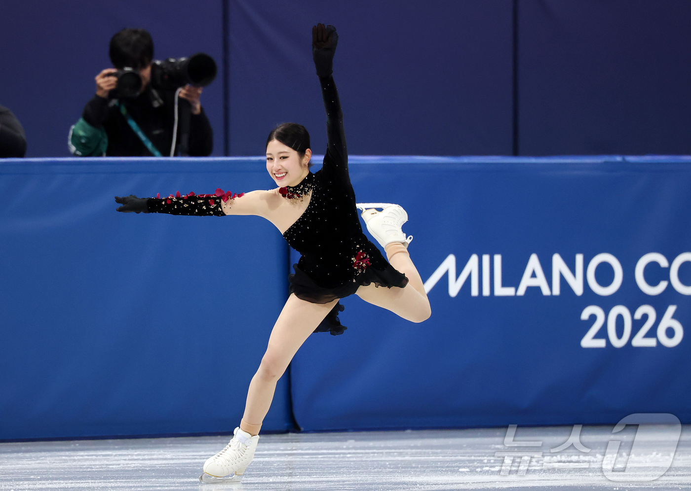 (밀라노=뉴스1) 김진환 기자 = 피겨 이해인이 19일(현지시간) 이탈리아 밀라노 아이스스케이팅 아레나에서 열린 2026 밀라노·코르티나담페초 동계올림픽 피겨 스케이팅 여자 싱글 …
