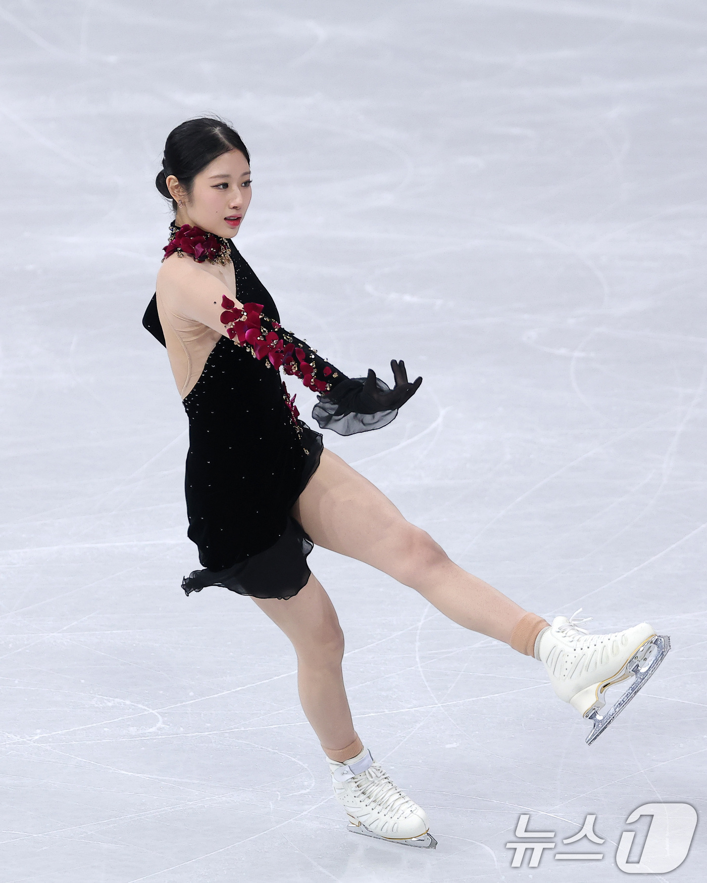 (밀라노=뉴스1) 김성진 기자 = 피겨 이해인이 19일(현지시간) 이탈리아 밀라노 아이스스케이팅 아레나에서 열린 2026 밀라노·코르티나담페초 동계올림픽 피겨 스케이팅 여자 싱글 …