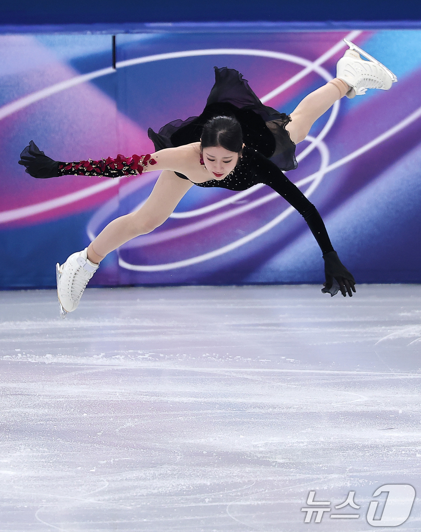 (밀라노=뉴스1) 김성진 기자 = 피겨 이해인이 19일(현지시간) 이탈리아 밀라노 아이스스케이팅 아레나에서 열린 2026 밀라노·코르티나담페초 동계올림픽 피겨 스케이팅 여자 싱글 …