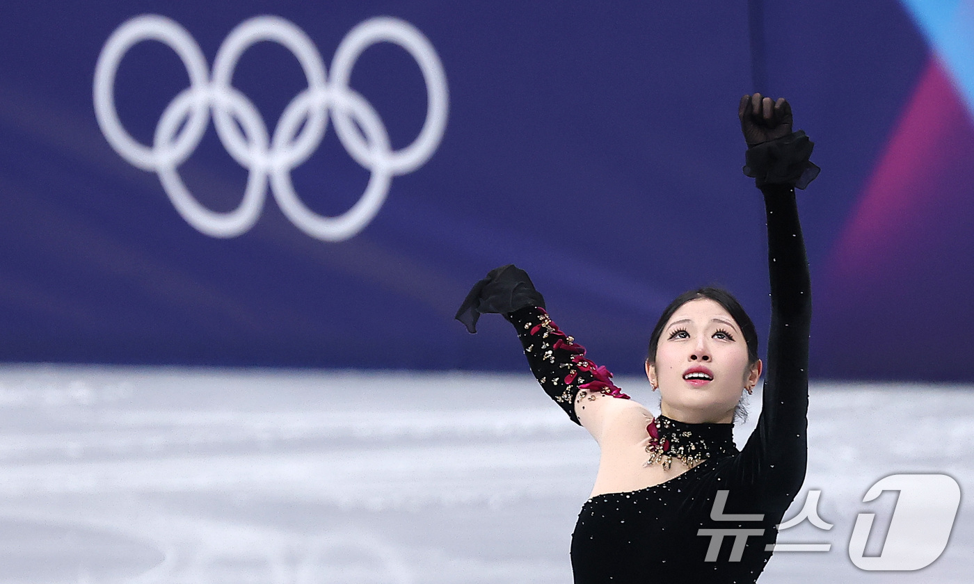 (밀라노=뉴스1) 김성진 기자 = 피겨 이해인이 19일(현지시간) 이탈리아 밀라노 아이스스케이팅 아레나에서 열린 2026 밀라노·코르티나담페초 동계올림픽 피겨 스케이팅 여자 싱글 …