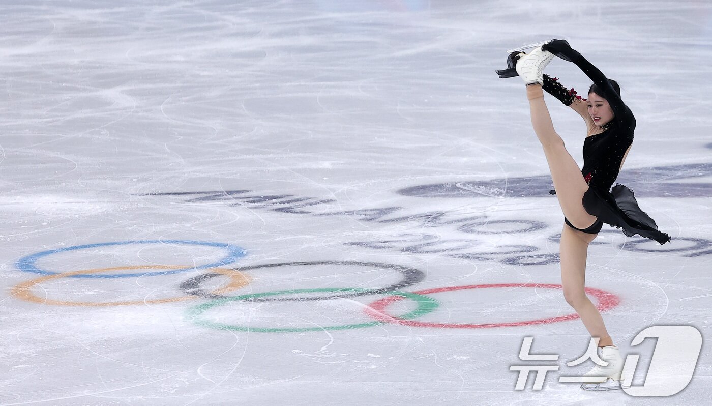 본문 이미지 - 피겨 이해인이 19일(현지시간) 이탈리아 밀라노 아이스스케이팅 아레나에서 열린 2026 밀라노·코르티나담페초 동계올림픽 피겨 스케이팅 여자 싱글 프리 스케이팅에서 연기를 펼치고 있다. 2026.2.20 ⓒ 뉴스1 김성진 기자