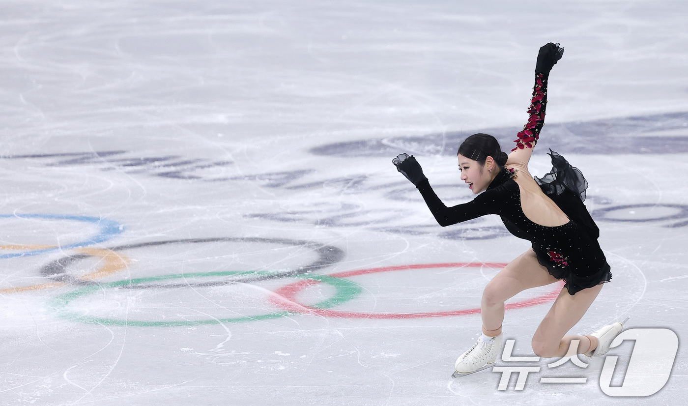 (밀라노=뉴스1) 김성진 기자 = 피겨 이해인이 19일(현지시간) 이탈리아 밀라노 아이스스케이팅 아레나에서 열린 2026 밀라노·코르티나담페초 동계올림픽 피겨 스케이팅 여자 싱글 …