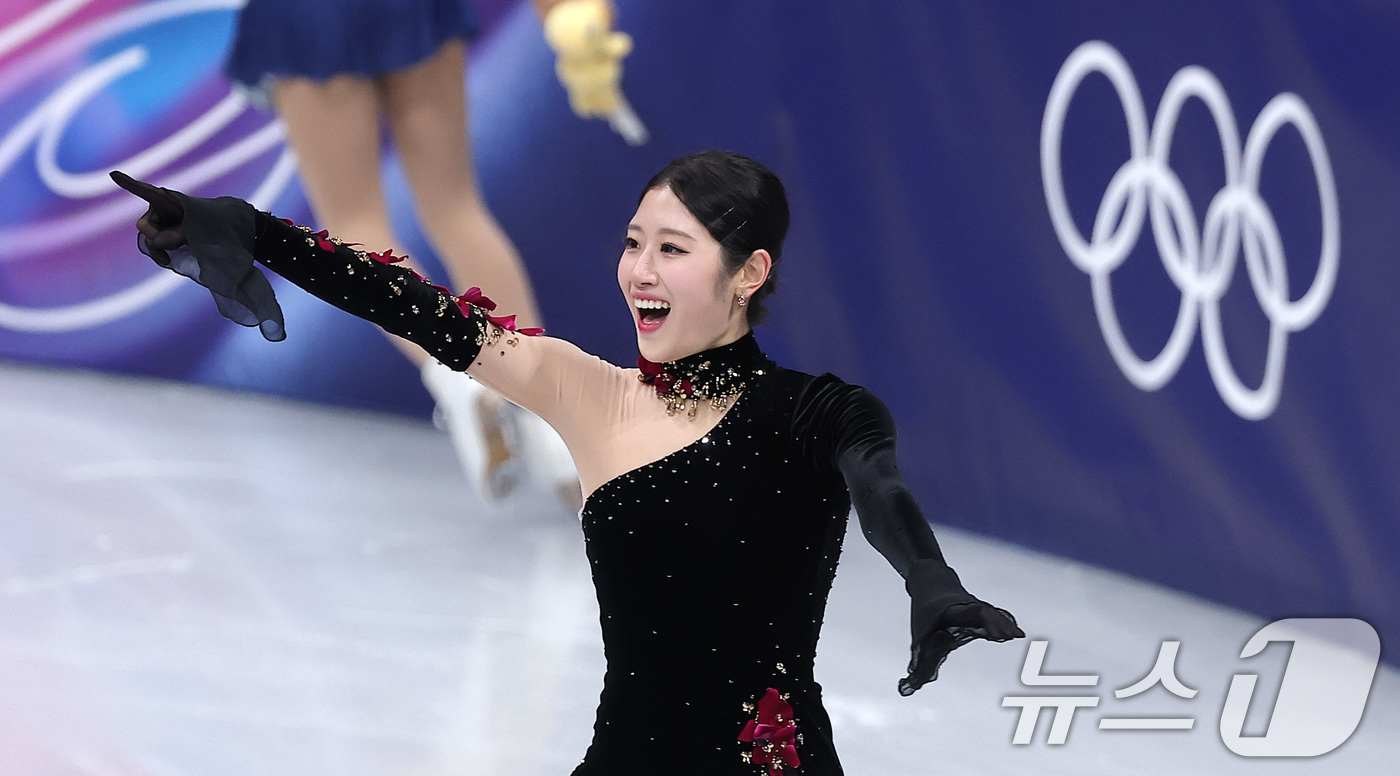(밀라노=뉴스1) 김성진 기자 = 피겨 이해인이 19일(현지시간) 이탈리아 밀라노 아이스스케이팅 아레나에서 열린 2026 밀라노·코르티나담페초 동계올림픽 피겨 스케이팅 여자 싱글 …