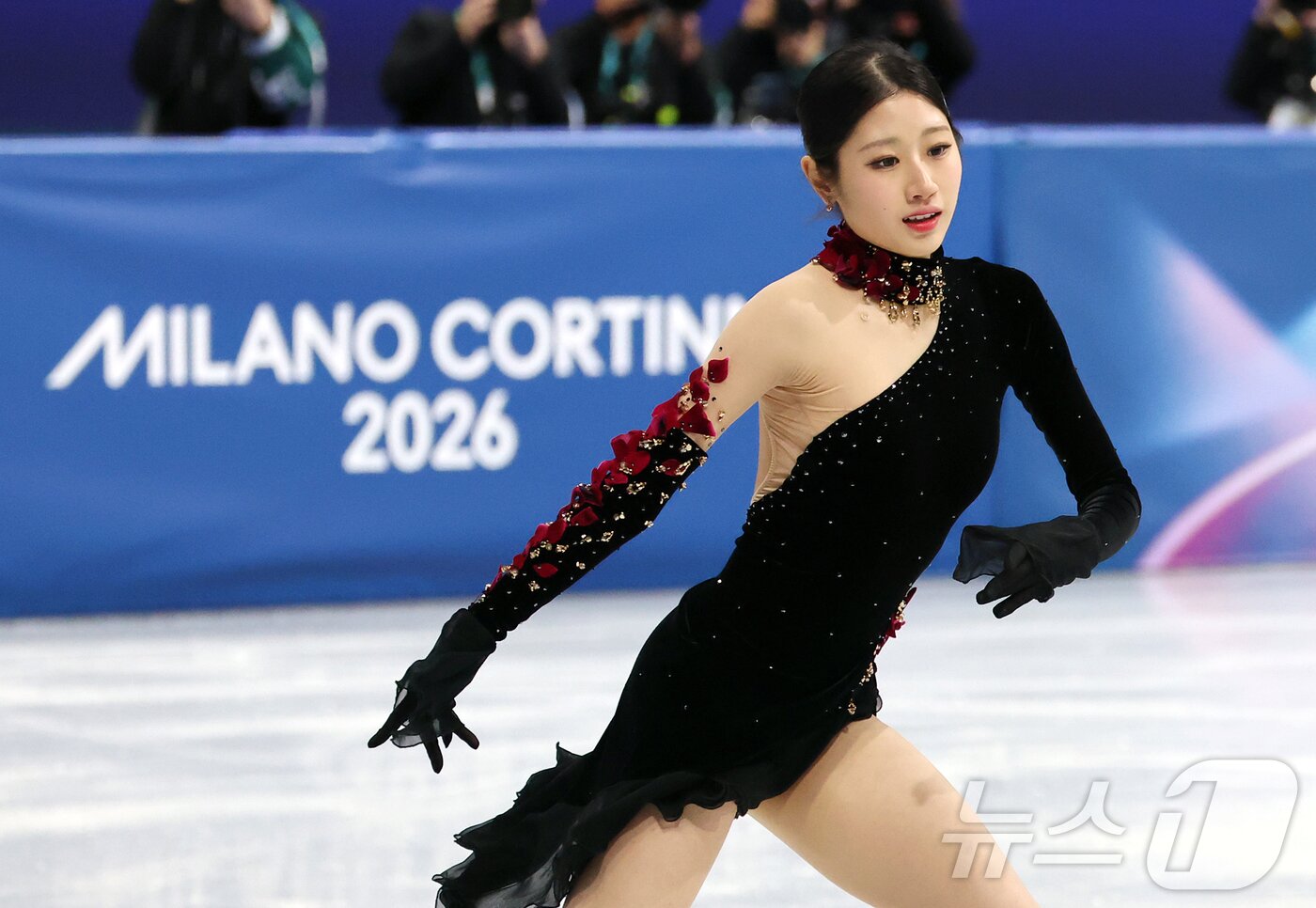 본문 이미지 - 피겨 이해인이 19일(현지시간) 이탈리아 밀라노 아이스스케이팅 아레나에서 열린 2026 밀라노·코르티나담페초 동계올림픽 피겨 스케이팅 여자 싱글 프리 스케이팅에서 연기를 펼치고 있다. 2026.2.20 ⓒ 뉴스1 김진환 기자