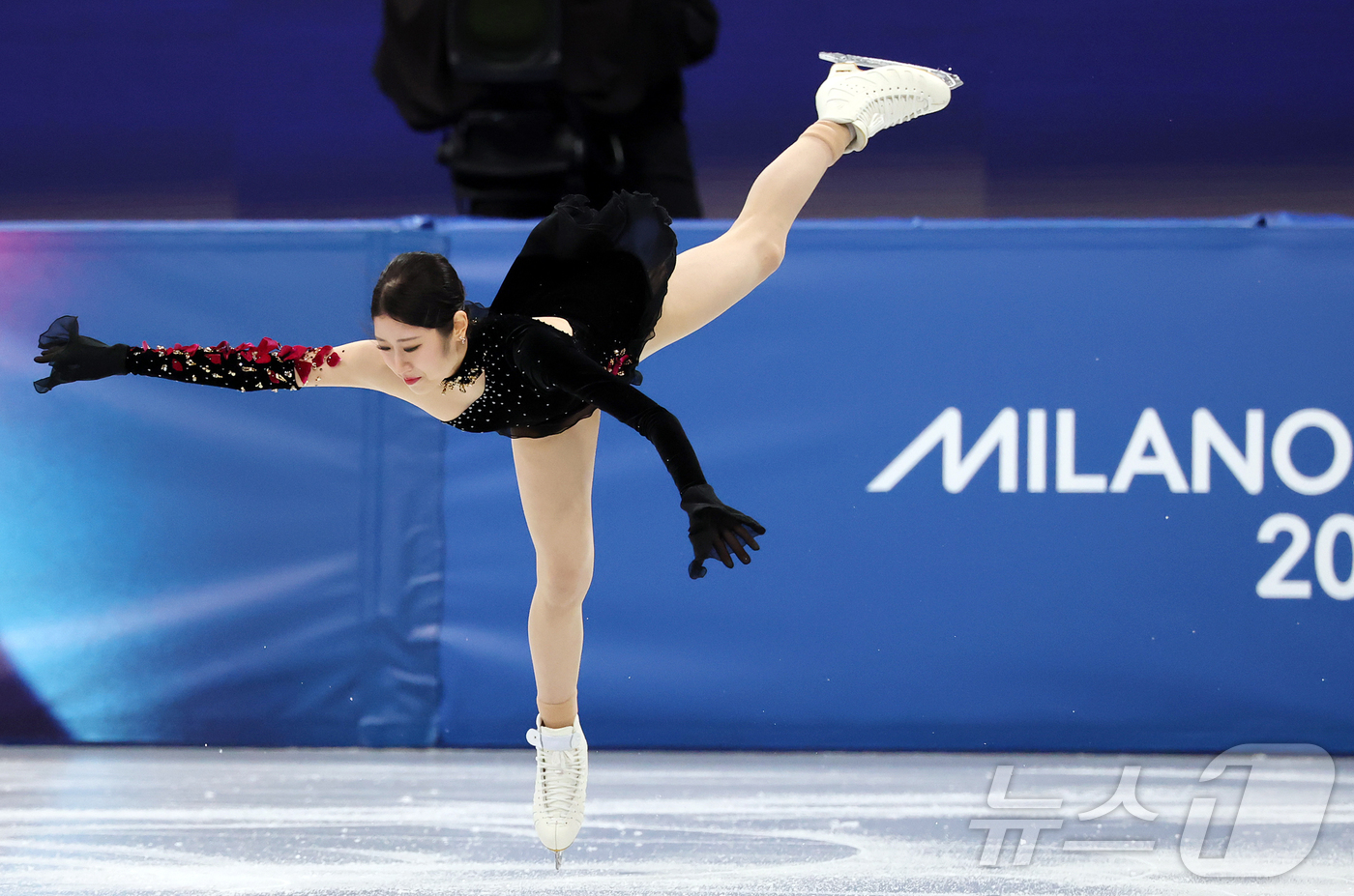 (밀라노=뉴스1) 김진환 기자 = 피겨 이해인이 19일(현지시간) 이탈리아 밀라노 아이스스케이팅 아레나에서 열린 2026 밀라노·코르티나담페초 동계올림픽 피겨 스케이팅 여자 싱글 …