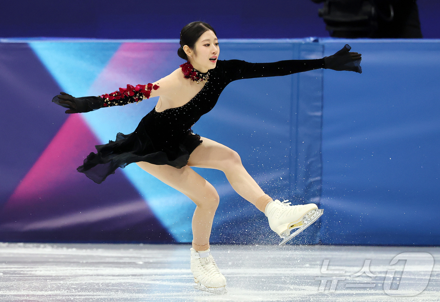 (밀라노=뉴스1) 김진환 기자 = 피겨 이해인이 19일(현지시간) 이탈리아 밀라노 아이스스케이팅 아레나에서 열린 2026 밀라노·코르티나담페초 동계올림픽 피겨 스케이팅 여자 싱글 …