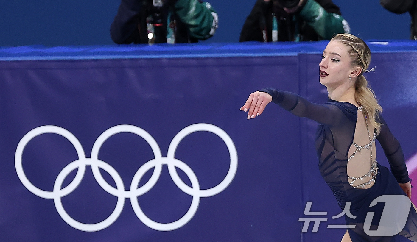 (밀라노=뉴스1) 김성진 기자 = 미국 피겨선수 앰버 글렌이 19일(현지시간) 이탈리아 밀라노 아이스스케이팅 아레나에서 열린 2026 밀라노·코르티나담페초 동계올림픽 피겨 스케이팅 …