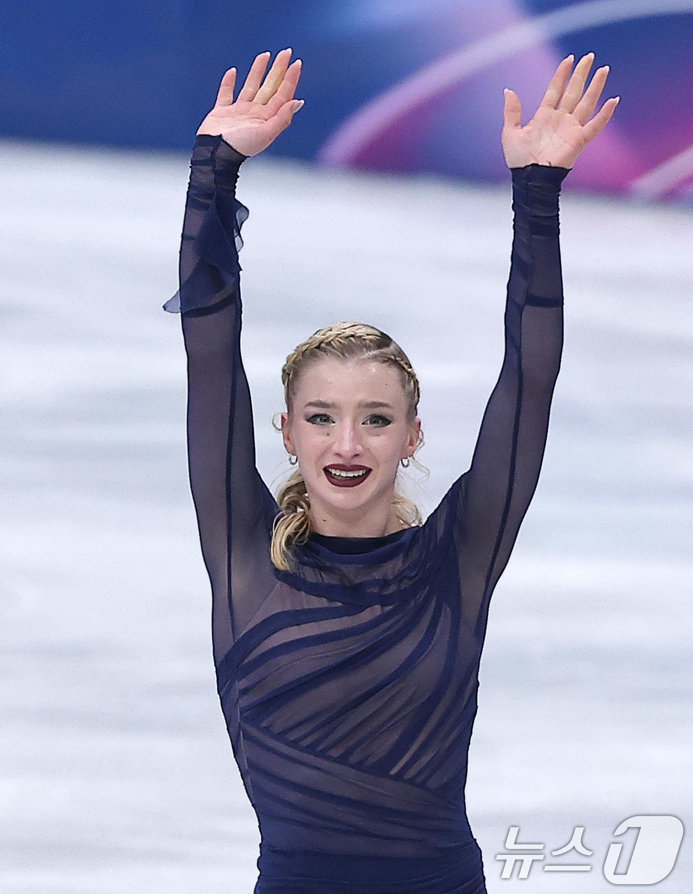 (밀라노=뉴스1) 김성진 기자 = 미국 피겨선수 앰버 글렌이 19일(현지시간) 이탈리아 밀라노 아이스스케이팅 아레나에서 열린 2026 밀라노·코르티나담페초 동계올림픽 피겨 스케이팅 …