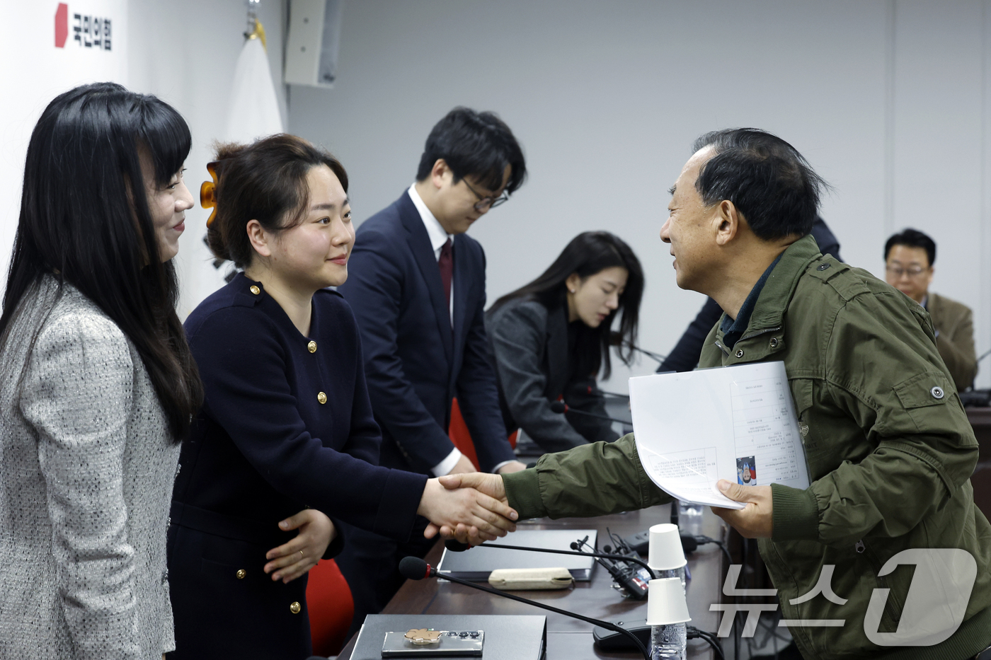 (서울=뉴스1) 박정호 기자 = 이정현 국민의힘 공천관리위원장이 20일 오전 서울시 영등포구 여의도 국민의힘 당사에서 열린 제9회 전국동시지방선거 중앙당 공천관리위원회 제1차 회의 …