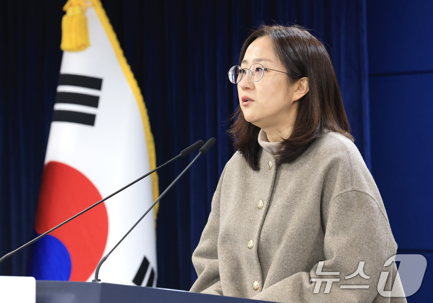 (서울=뉴스1) 임세영 기자 = 장윤정 통일부 부대변인이 20일 서울 종로구 정부서울청사에서 정례 브리핑을 하고 있다. 2026.2.20/뉴스1