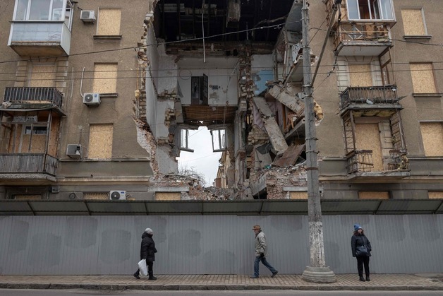 [우크라戰 4년] 軍 사상자 200만 육박…1000만 난민, 끝없는 절망