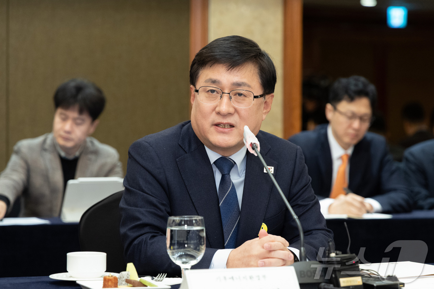 (서울=뉴스1) = 김성환 기후에너지환경부 장관이 20일 서울 중구 롯데호텔에서 열린 분산형 전력망 포럼에 참석해 모두발언을 하고 있다. (기후에너지환경부 제공. 재판매 및 DB …