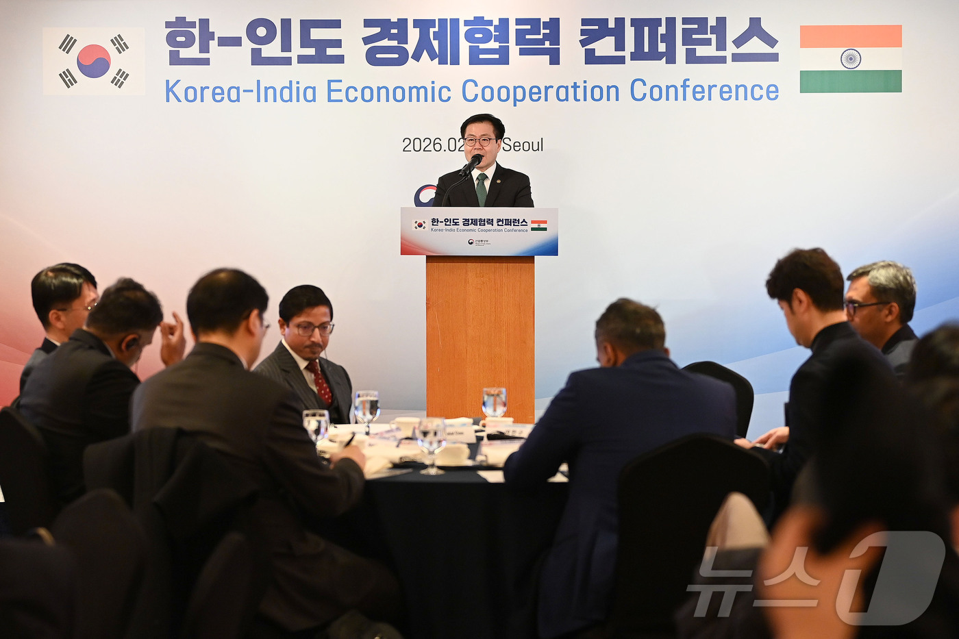 (서울=뉴스1) = 여한구 산업통상부 통상교섭본부장이 20일 오전 서울 소공동 롯데호텔에서 열린 한·인도 경제협력 컨퍼런스에서 인사말을 하고 있다. (산업통상부 제공. 재판매 및 …