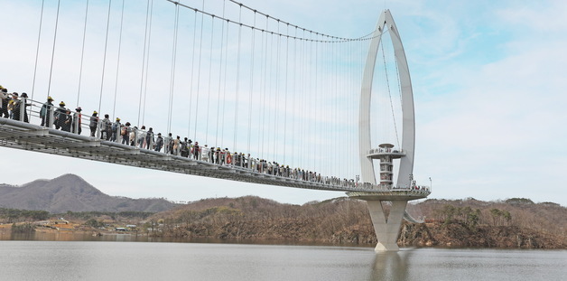 옥정호 출렁다리·붕어섬 생태공원, 정비 마치고 28일 재개장