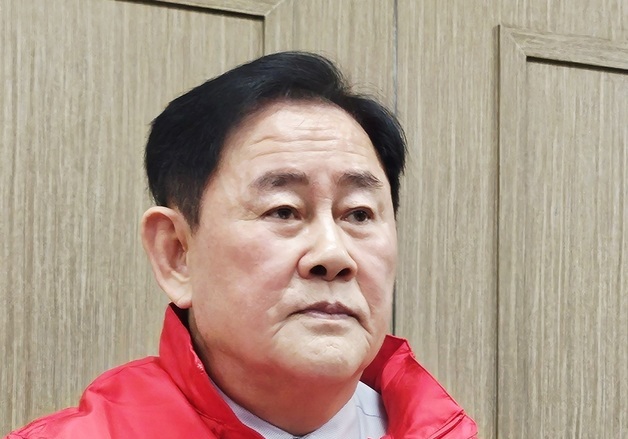 TK 행정통합 입장 밝히는 최경환