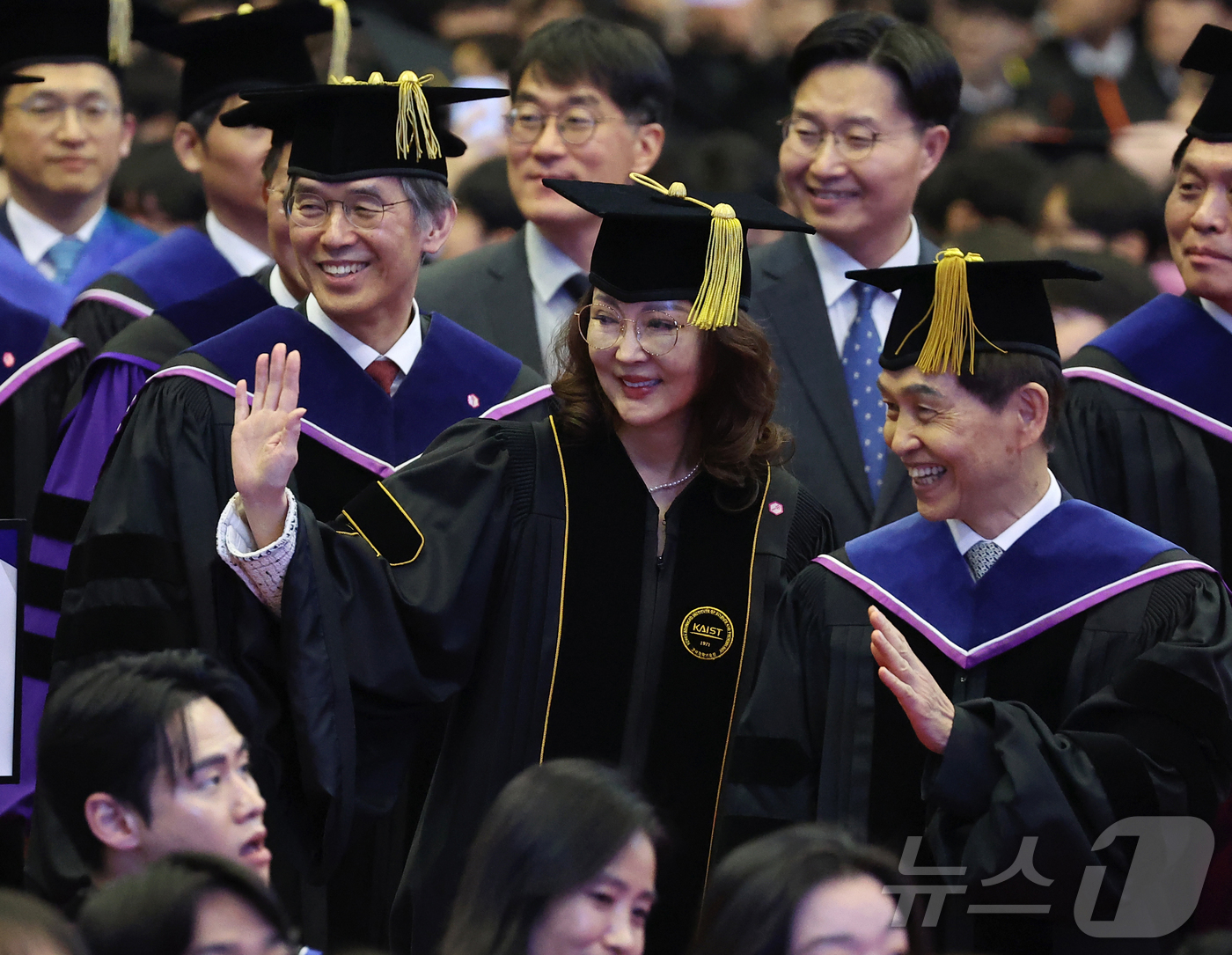 (대전=뉴스1) 이재명 기자 = 명예경영학 박사학위를 수여받은 왕뤠이위 포모사그룹 경영관리감독위원회 상무위원 겸 포모사바이오 회장이 20일 대전 유성구 한국과학기술원(KAIST)에 …