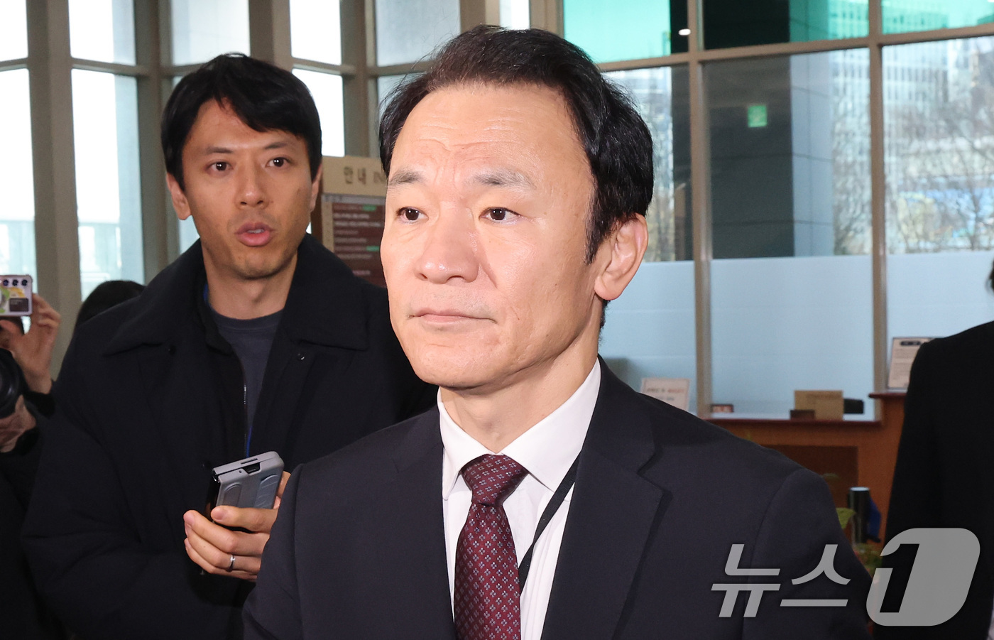 (서울=뉴스1) 임세영 기자 = 마츠오 히로타카 주한일본대사관 총괄공사가 20일 서울 종로구 외교부 청사로 초치되고 있다.정부는 이날 일본 정부가 외무대신의 국회 외교연설을 통해 …