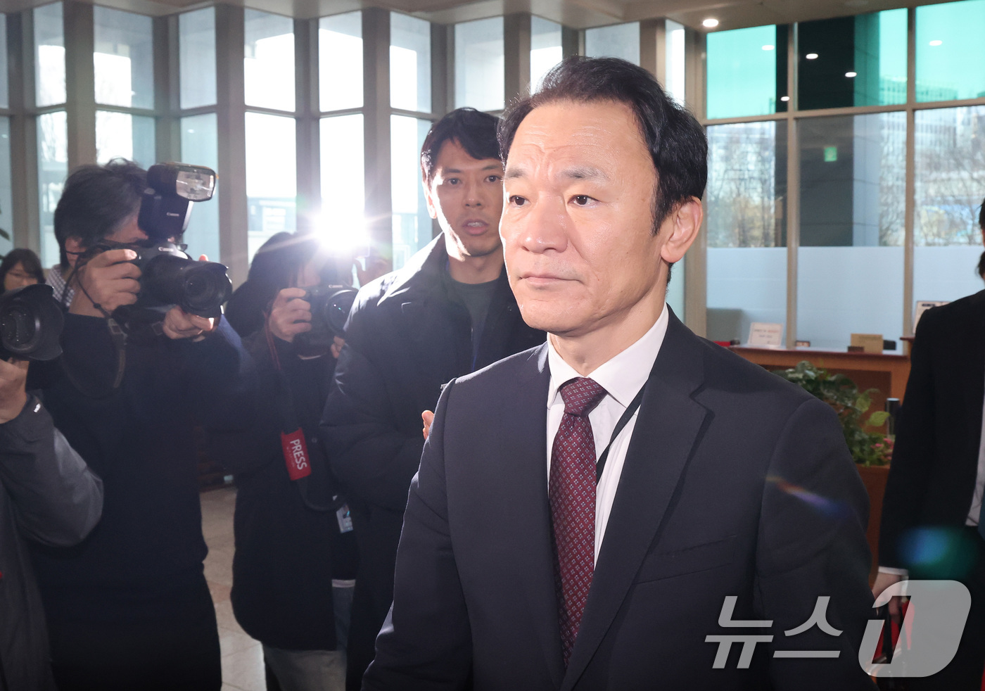 (서울=뉴스1) 임세영 기자 = 마츠오 히로타카 주한일본대사관 총괄공사가 20일 서울 종로구 외교부 청사로 초치되고 있다.정부는 이날 일본 정부가 외무대신의 국회 외교연설을 통해 …