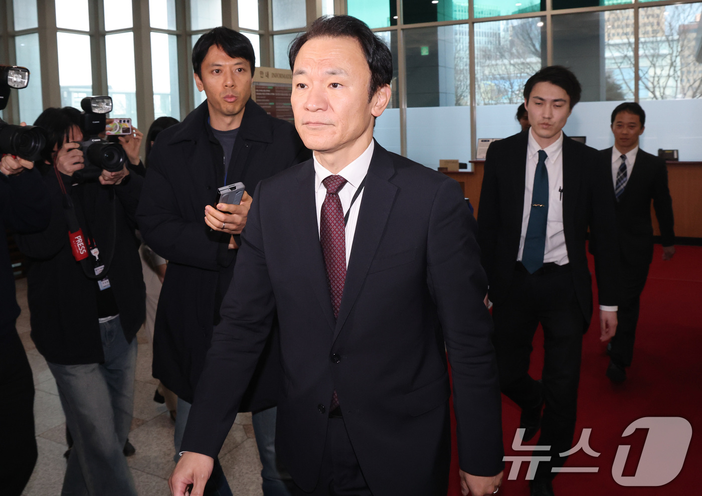 (서울=뉴스1) 임세영 기자 = 마츠오 히로타카 주한일본대사관 총괄공사가 20일 서울 종로구 외교부 청사로 초치되고 있다.정부는 이날 일본 정부가 외무대신의 국회 외교연설을 통해 …