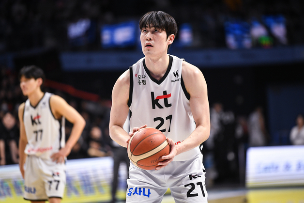 농구대표팀, '발목 부상' 이원석 제외…이두원 합류