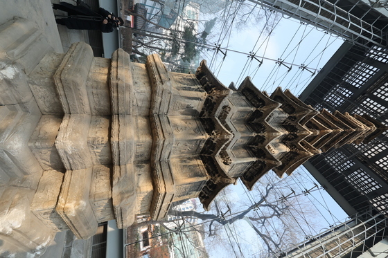 원각사지 십층석탑 내부 모습은?