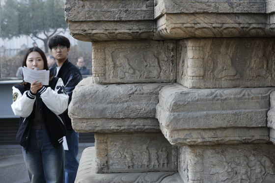 27년 만에 공개된 원각사지 십층석탑의 모습은