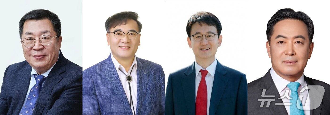 본문 이미지 - (왼쪽부터) 더불어민주당 이상천 전 제천시장, 전원표 더불어민주당 제천·단양 전 지역위원장, 국민의힘 이충형 국민의힘 중앙당 대변인, 이찬구 제천발전위원회 위원장.(중앙선관위 제공. 재판매 및 DB금지)/뉴스1    