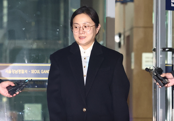 첫 경찰 조사 마친 박나래