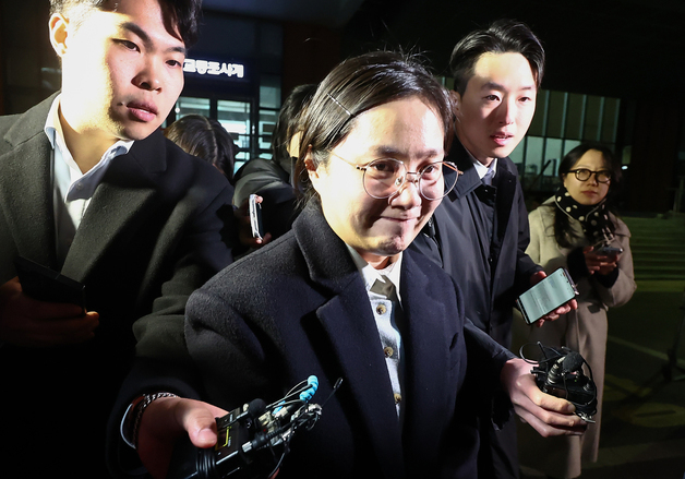 첫 경찰 조사 마친 박나래