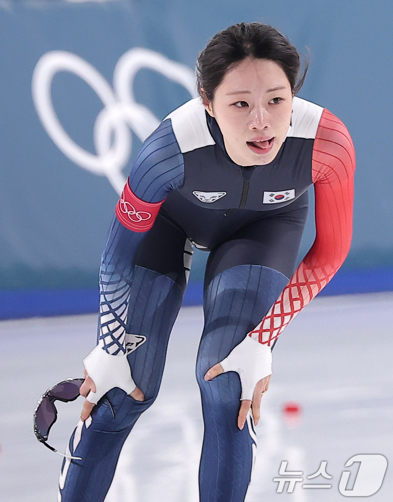 (밀라노=뉴스1) 김성진 기자 = 스피드스케이팅 임리원이 20일(현지시간) 이탈리아 밀라노 스피드스케이팅 스타디움에서 열린 스피드 스케이팅 여자 1500m에서 레이스를 마친 후 숨 …